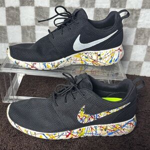Nike Roshe Black Sneakers